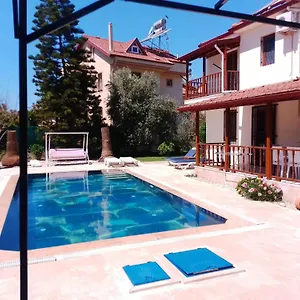  Villa Calis